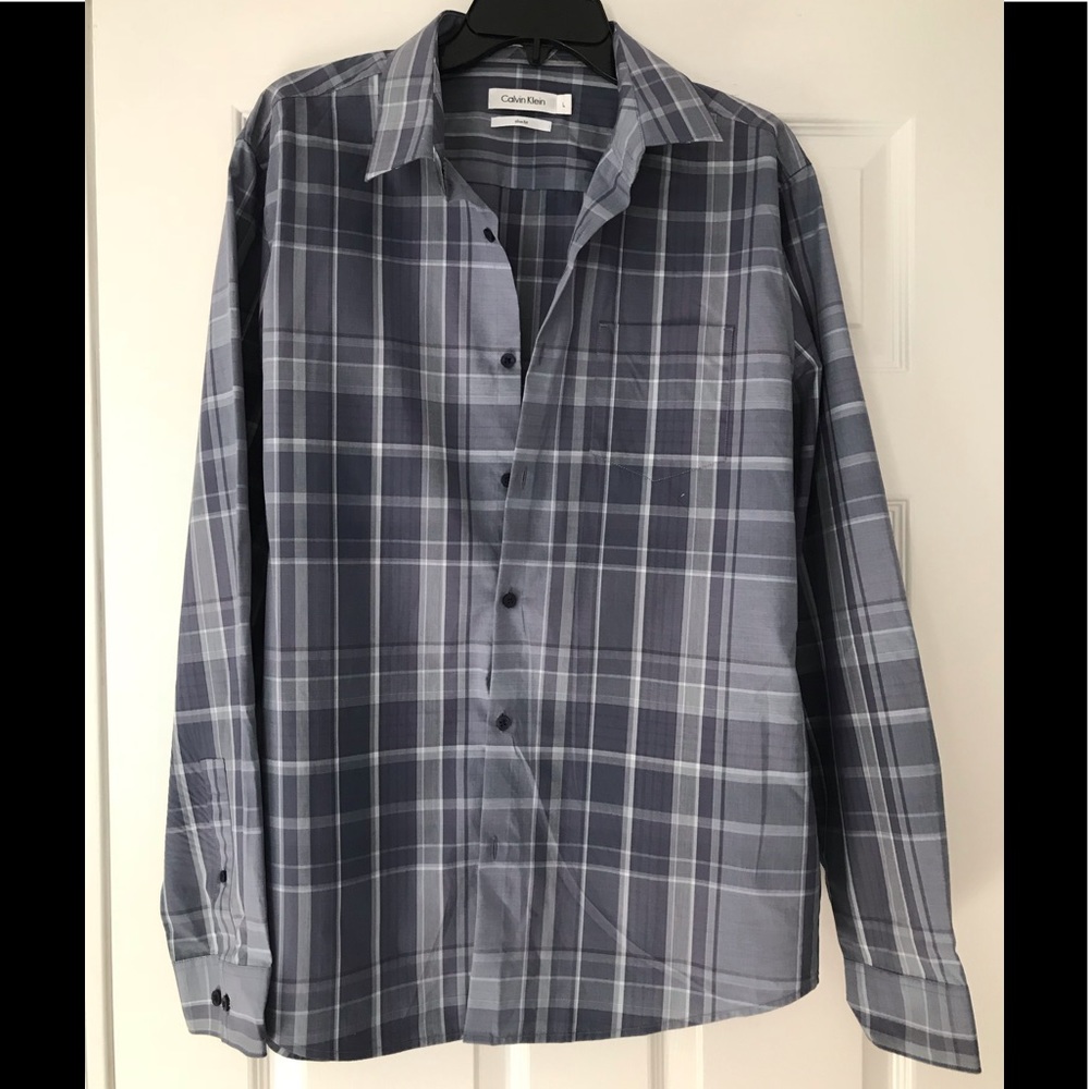 Calvin Klein men’s button up dress shirt size L